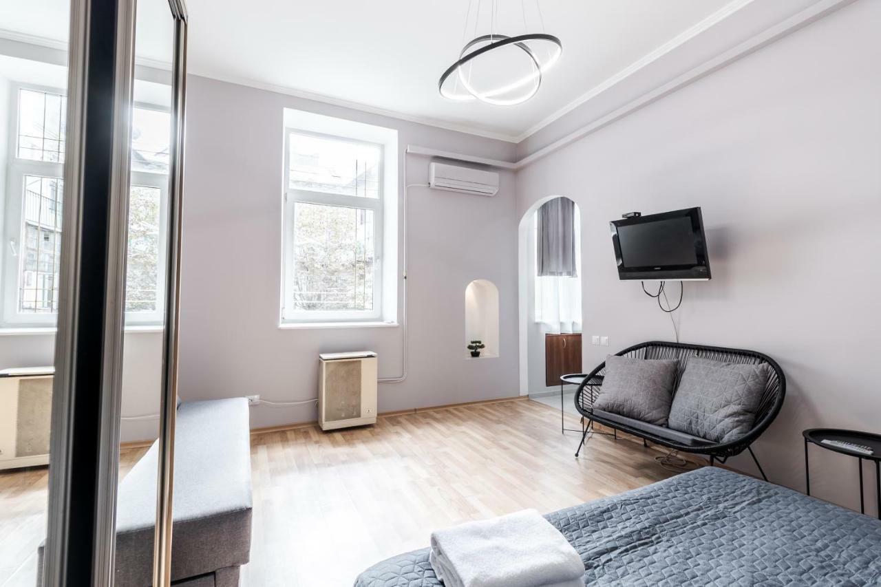 Midwheel Apartment 9 Lviv Exterior photo